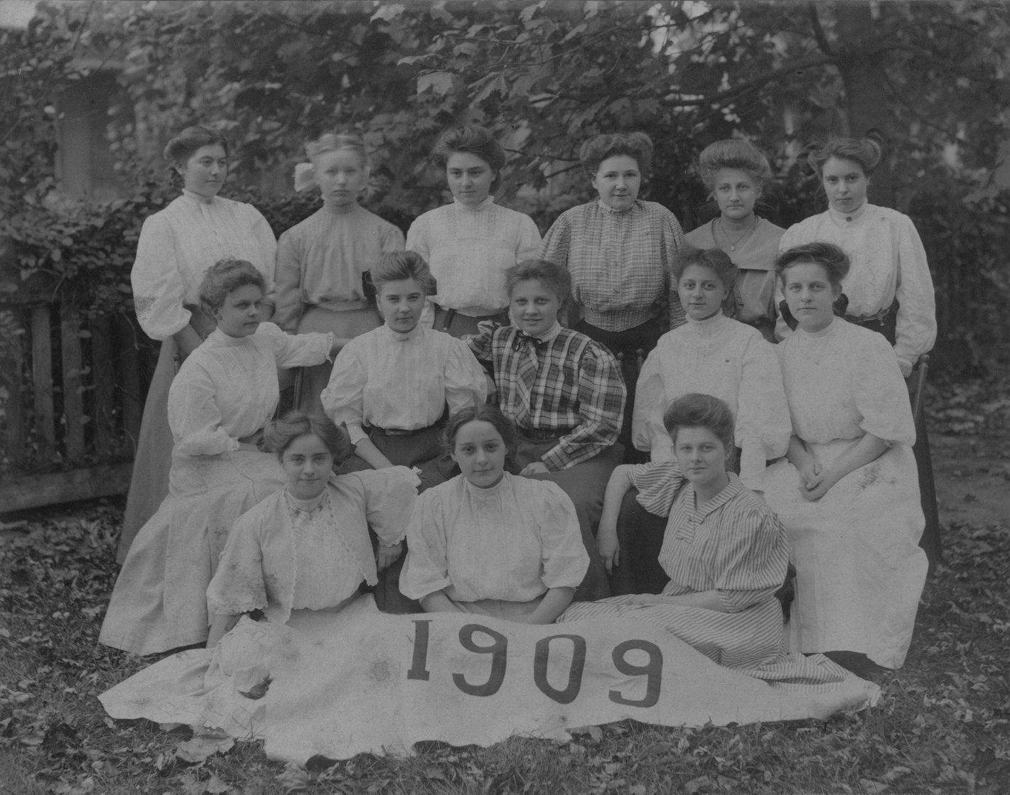 Image of a group photograph of class at Irving College in Mechanicsburg, 1909