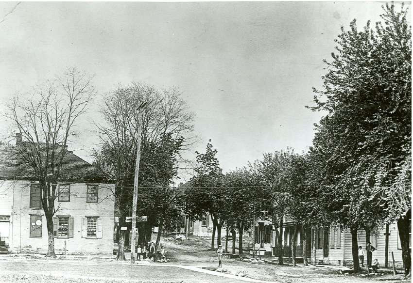 Square in Churchtown (Allen), 1909