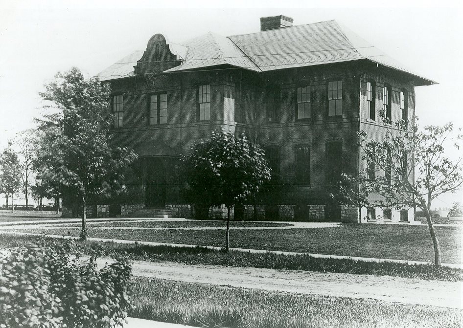 Photo of the Camp Hill High School, built in 1907, demolished in 1953, it was located at 24th and Chestnut streets.