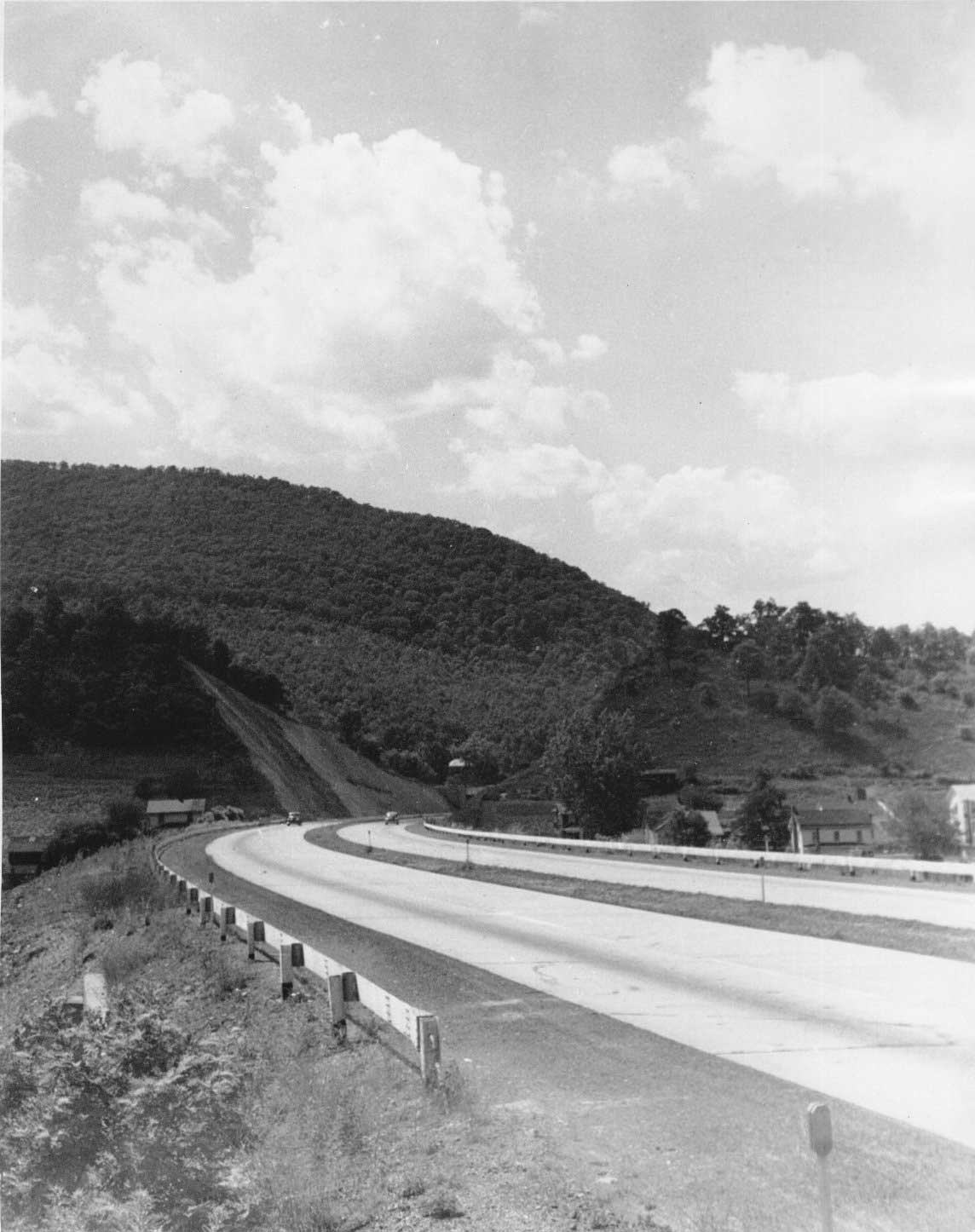 Image of a strip of highway along the Pennsylvania Turnpike.